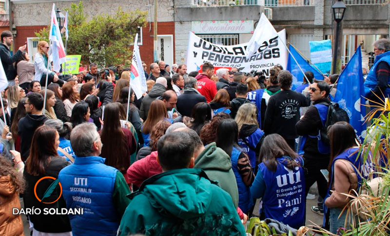 Cacerolazo en Pami II: médicos advierten por falta de personal y guardias sin cubrir