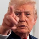 El método Milei: Trump prohibió el acceso a la Casa Blanca a tres canales estadounidense por dar «noticias falsas»