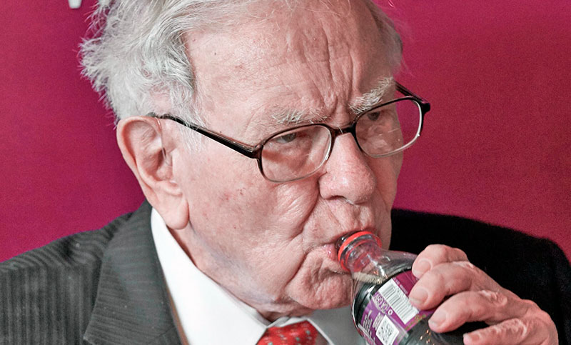 Fin de una era: Warren Buffett renuncia a la presidencia del gigantesco grupo inversor Berkshire Hathaway