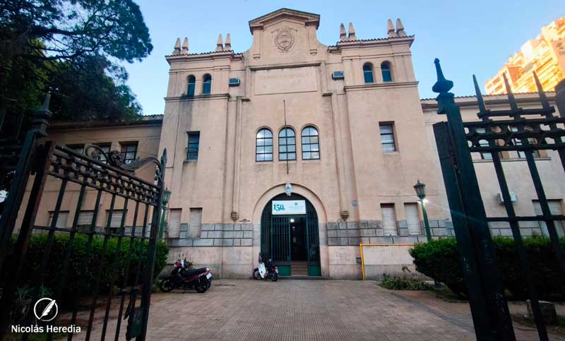 Un profesor fue arrestado por abuso a alumnas en un colegio de Rosario