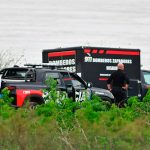 Villa Gobernador Gálvez: hallaron dos cuerpos en el interior de auto incinerado y se investiga un femicidio