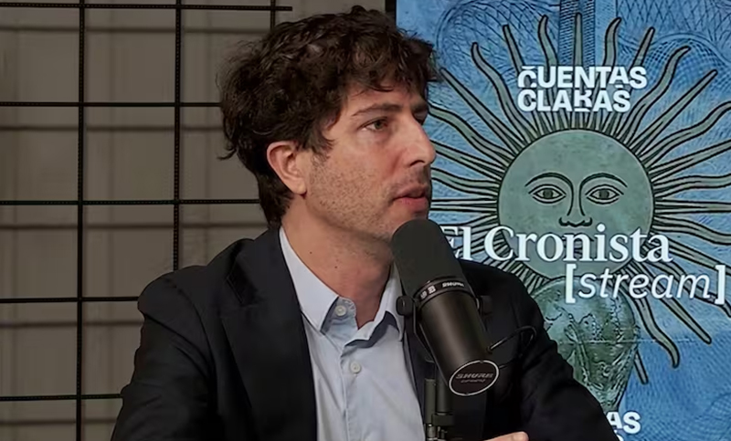 Un economista oficialista quiso justificar la caída de la construcción y la industria: “Jugó la Selección”