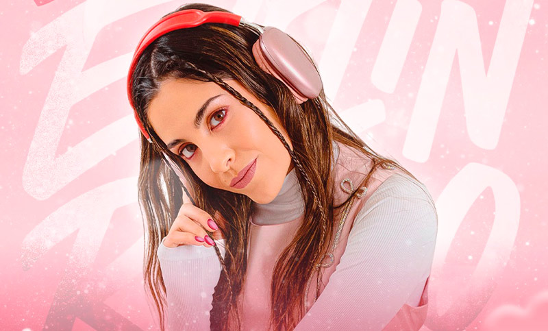 Con un recorrido por sus distintas facetas musicales, Evelin Russo presenta “Universos”