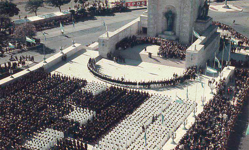 Publicaron imágenes inéditas de la inauguración del Monumento a la Bandera: mirá la fotogalería