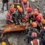 Recataron con vida a dos trabajadores atrapados durante nueve días en el túnel de una hidroeléctrica en Nepal