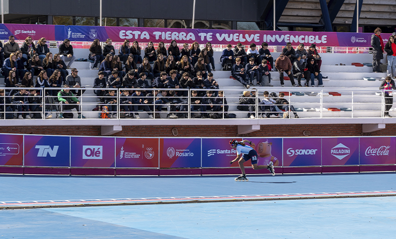 La rosarina Sagasti ganó la medalla de bronce en patinaje de velocidad