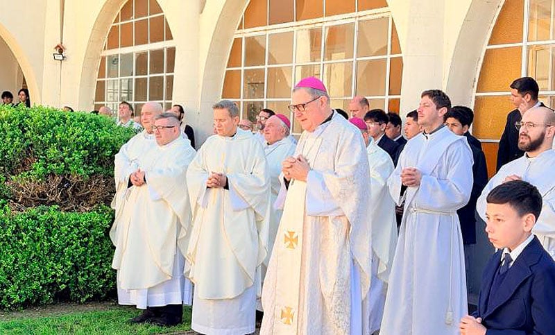 Monseñor Eduardo Martín presidió la Eucaristía de acción de gracias y el encuentro sacerdotal por el Día del Exalumno