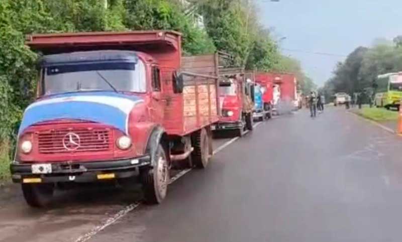 Con un Tractorazo, yerbateros reclamaron medidas para el sector durante la visita de Milei a Misiones
