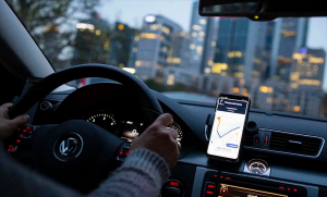 Otro conductor de Uber asaltado: pidieron un viaje y al llegar lo amenazaron y le robaron el auto