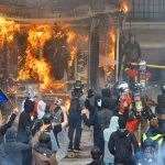 Tras los disturbios, el Gobierno francés endurece su posición y ordena toques de queda localizados