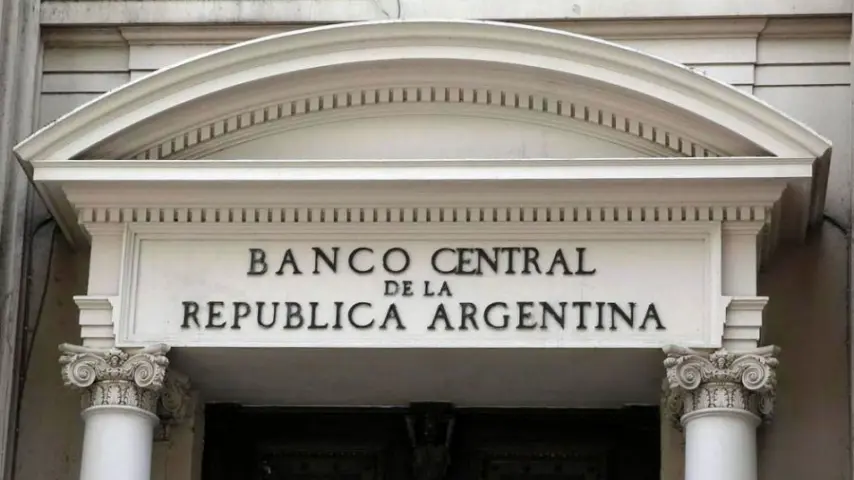 Contrapunto entre el Banco Central y la Auditoría General de la Nación por la ganancia del oro en el exterior
