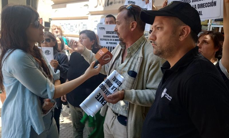 Protesta de empleados municipales de ATE en el Palacio de los Leones: reclaman diálogo urgente por salarios y categorías
