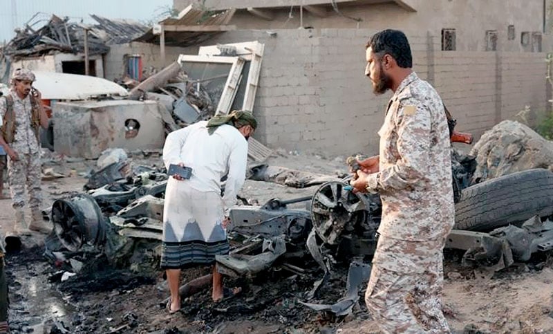 Un ataque con misiles deja al menos 25 muertos y 30 heridos en campamento militar en Yemen
