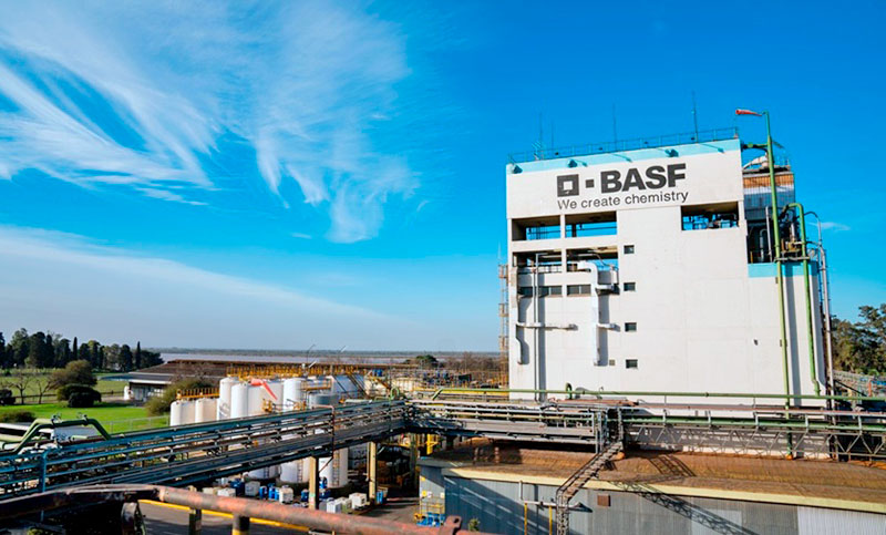 El gremio químico de Rosario se declara en asamblea permanente por la reducción de turnos en BASF