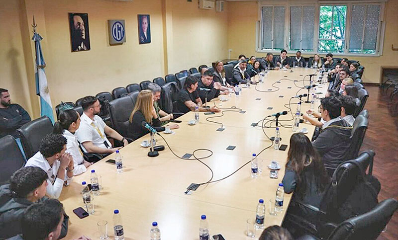 La CGT recibe el reclamo de Aeronavegantes por la crisis de Flybondi y por casi 1.000 empleos perdidos