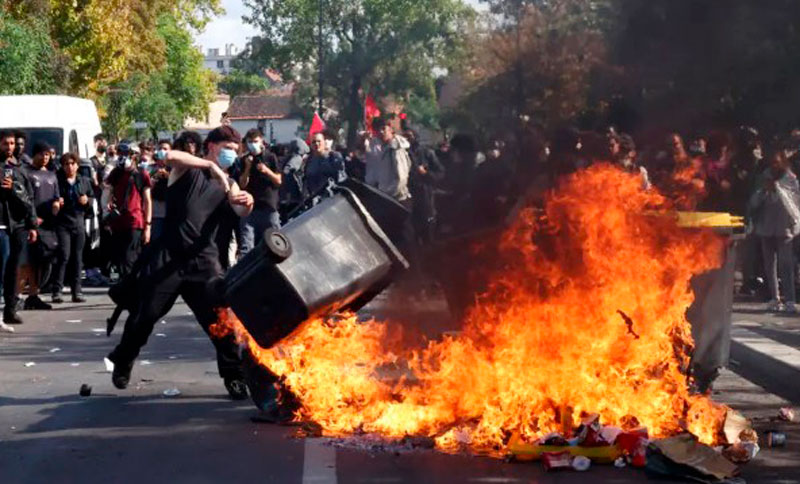 Se intensifican las protestas estudiantiles en Francia: hubo ataques, incendios y cientos de detenidos