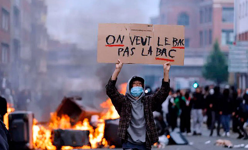 Francia: cientos de escuelas permanecen cerradas mientras se intensifican las protestas estudiantiles con más de 1.700 detenciones