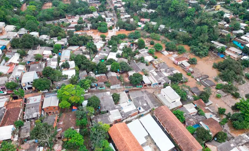 Paraguay: ya son 1.000 las familias afectadas por la crecida del río Paraná en Ciudad del Este