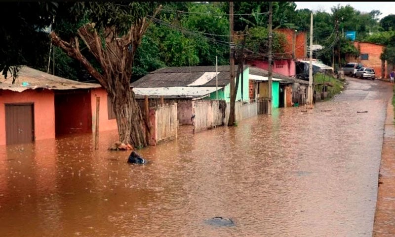 Paraguay: unas 3.000 familias están en riesgo de inundación por la crecida del río en Asunción