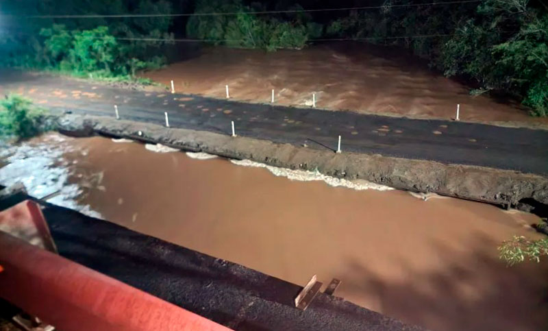 La crecida en Misiones mantiene cerrados diez pasos fronterizos y el granizo arrasó cultivos