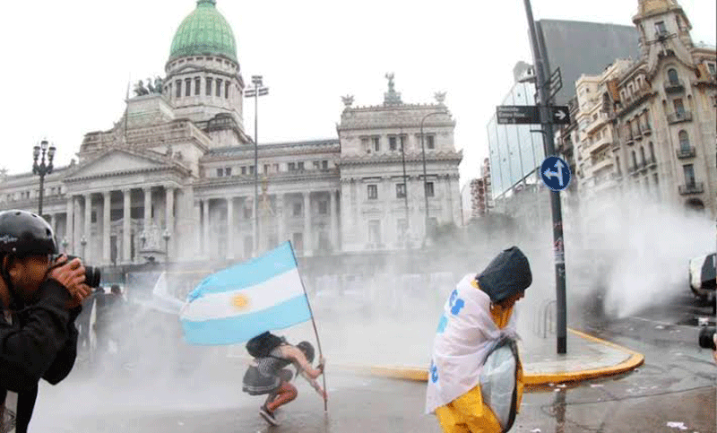 Denunciaron al Gobierno por la brutal represión del jueves en el Congreso: «Excedieron los límites legales»