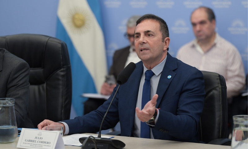 El secretario de Trabajo Julio Cordero advirtió sobre la informalidad y convocó sumarse al monotributo
