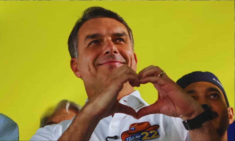 Flávio Bolsonaro impulsa una reforma constitucional para modificar el Supremo Tribunal y eliminar la reelección