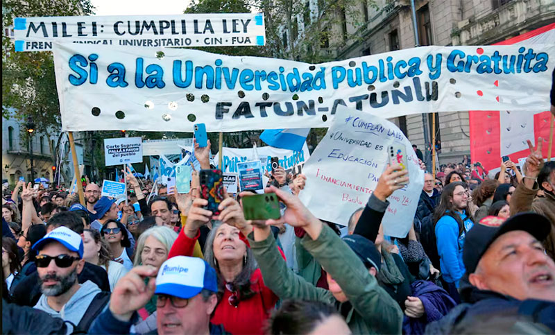 Los no docentes universitarios lanzan un plan de lucha con cuatro paros para exigir la aplicación de la ley universitaria