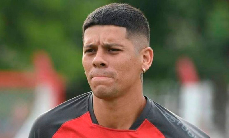 Rojo entrenó en Estudiantes pero todavía no pudo ser presentado oficialmente