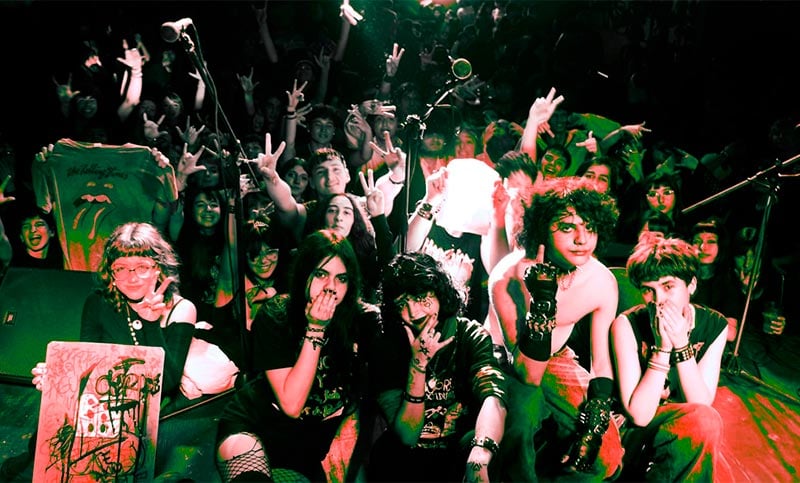 Susanita lleva el pogo y la mística ricotera a Somos Música con su tributo a Los Redondos