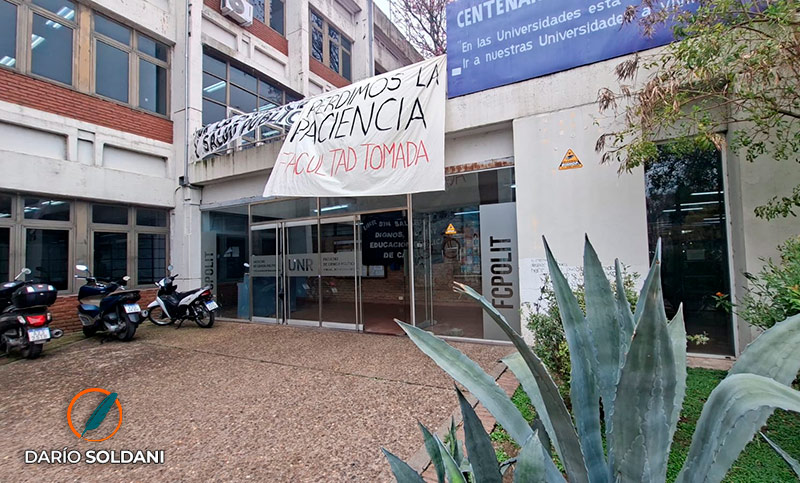 UNR: estudiantes mantienen la toma y estiman que la marcha del jueves “va a ser algo muy grande y muy importante”