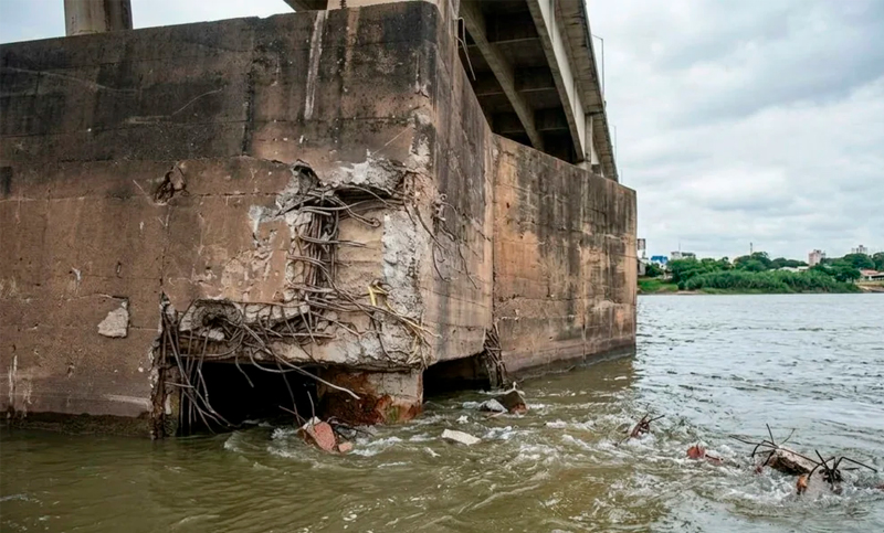 Choque de barcaza contra el puente Manuel Belgrano: Siconara renueva sus advertencias sobre desregulaciones en el sector