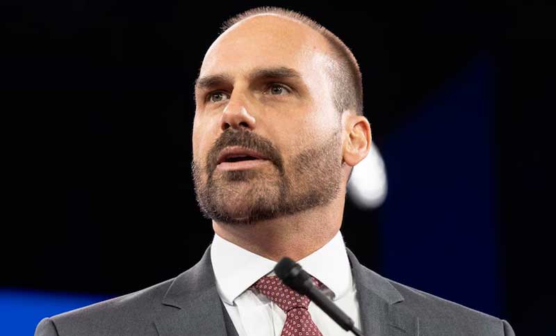 Brasil: ordenaron la detención de Eduardo Bolsonaro, hermano del candidato presidencial