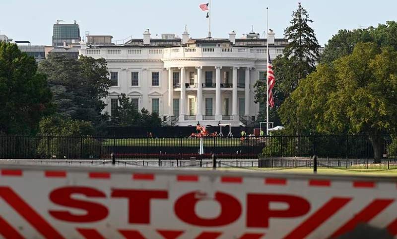 Un senador estadounidense acusa a la Casa Blanca de ocultar los costos de la guerra con Irán