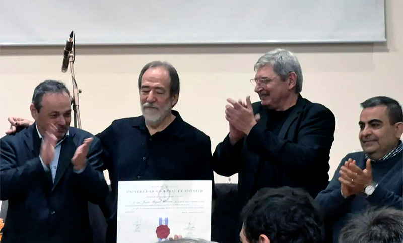 La UNR distinguió a “Juancho” Perone con el título de Profesor Honorario