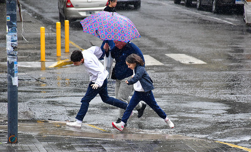 El sábado arrancó pasado por agua: ¿hasta cuándo durarán las lluvias?