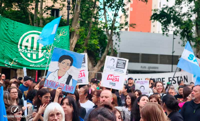 Docentes se movilizaron en Rosario para exigir justicia por el femicidio de Nancy Godoy
