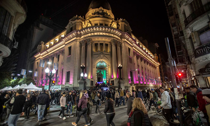 La 15ª edición de La Noche de las Peatonales se hermana con el cierre de la Feria del Libro este fin de semana