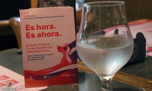 Octubre Rosa llega a los bares: “Lleva 15 minutos tomar un café; una mamografía lleva lo mismo”