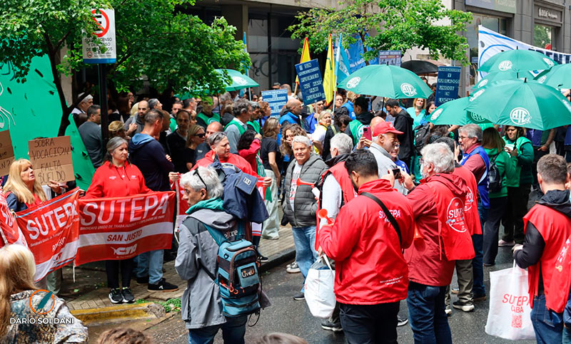 Protesta en el Pami Rosario por falta de personal y bajos salarios: “Los trabajadores estamos hartos”