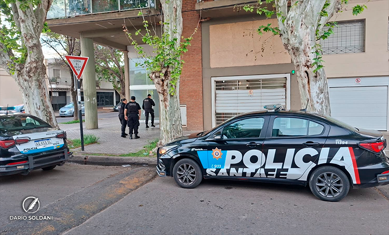 Un gendarme intentó agredir a su pareja y terminó disparándose con su propia arma