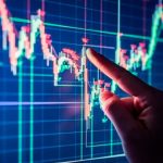 Mercados inestables: el riesgo país, trepó a 717 puntos, mientras el petróleo sube a más de U$S 116 el barril
