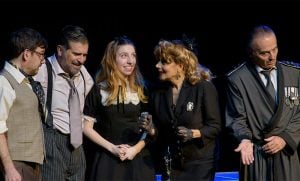 Absurdo, humor y grotesco con la comedia negra “Tirria” que llega a Rosario