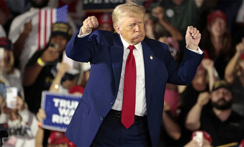 Trump ratificó su promesa de darle 5.000 dólares a cada adulto si ganan las elecciones de medio término