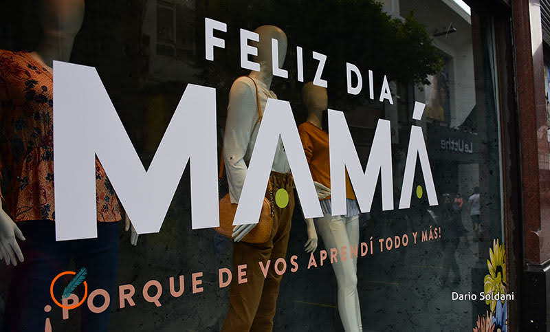 Día de la Madre: comercios barriales apuestan a cuotas sin interés y promociones para mejorar las ventas